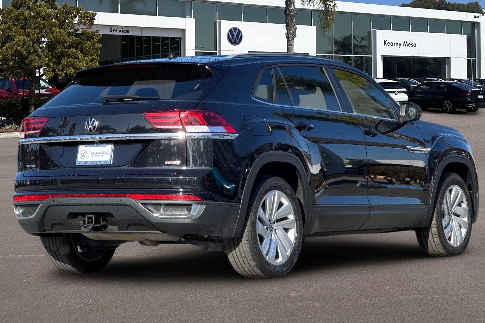 2022 Volkswagen Atlas Cross Sport V6 SE Technology photo 4
