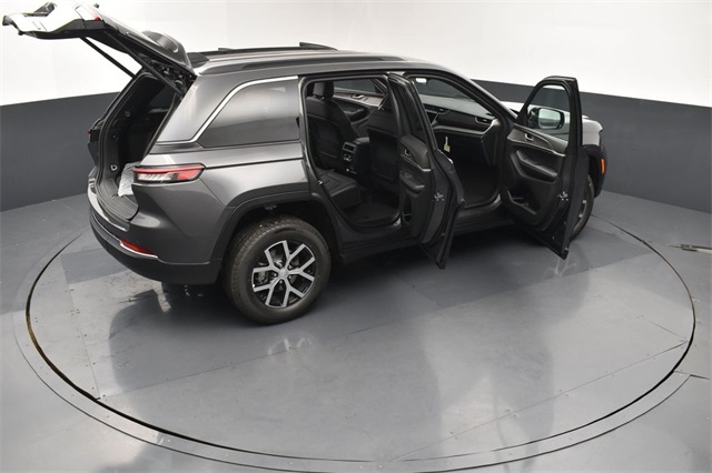 2025 Jeep Grand Cherokee Limited photo 30