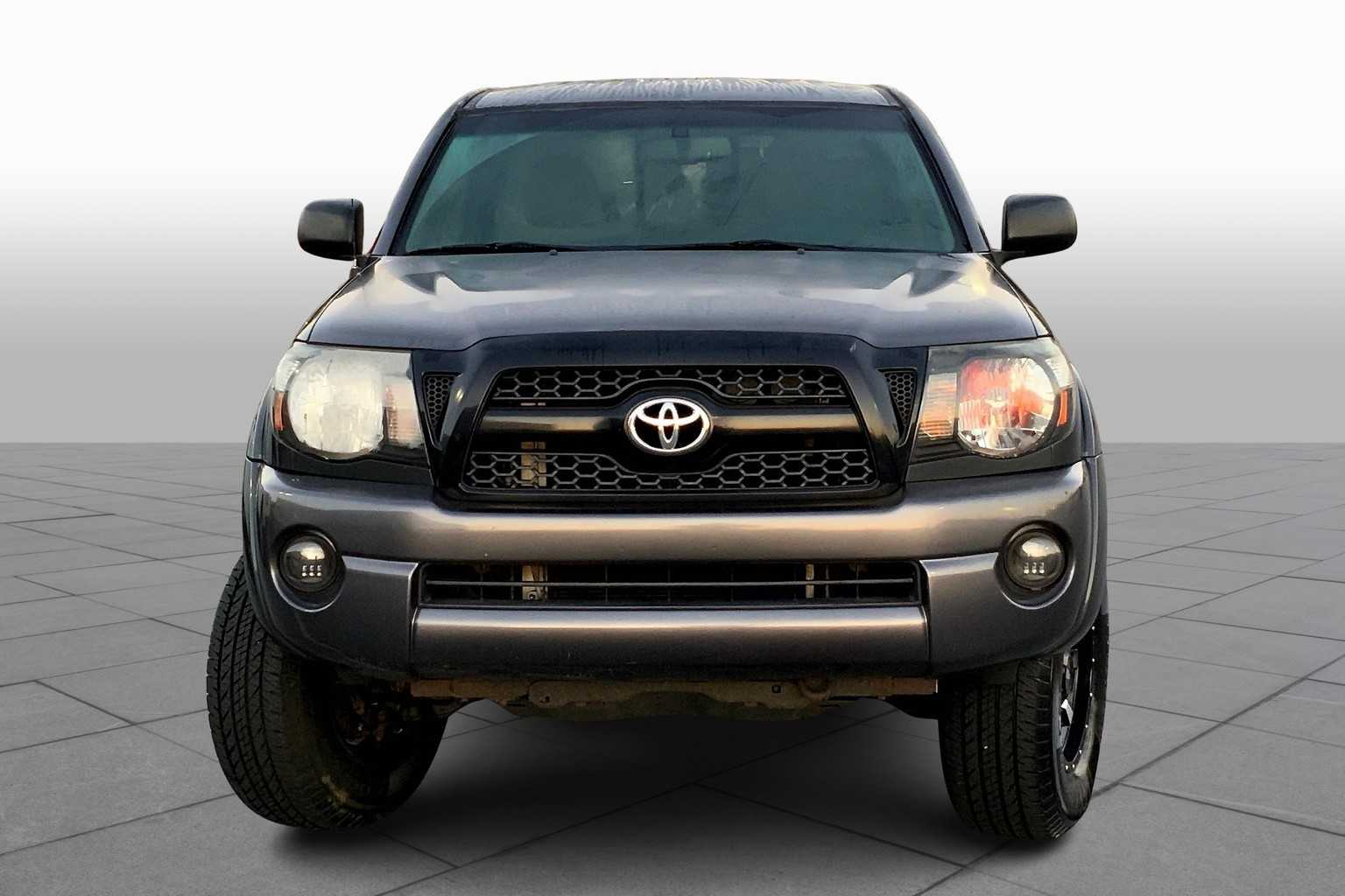 2011 Toyota Tacoma PreRunner Access Cab V6 photo 3