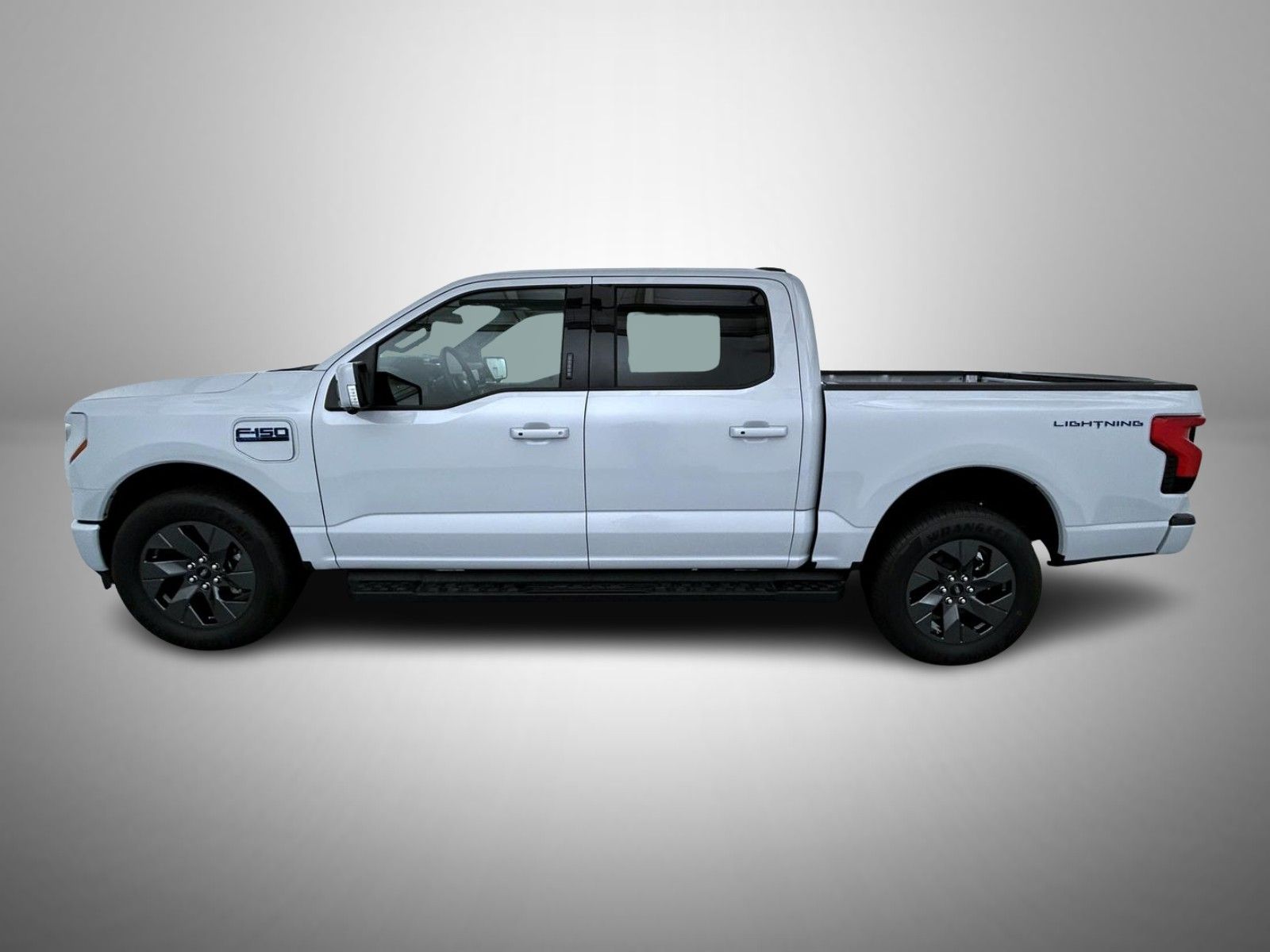 2025 Ford F-150 Lightning Lariat photo 5
