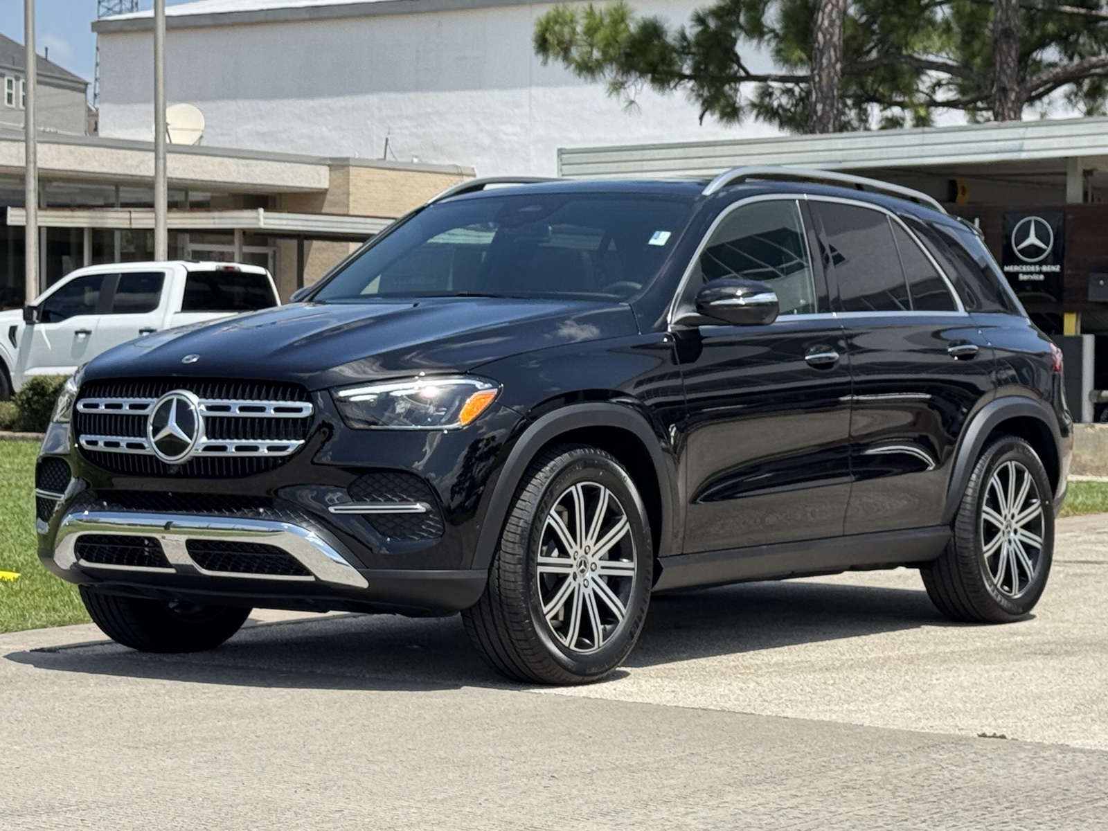 2026 Mercedes Benz GLE 350 4MATIC photo 4