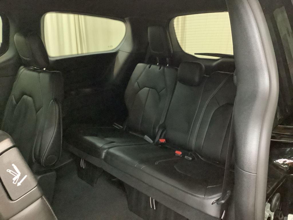 2026 Chrysler Pacifica photo 11