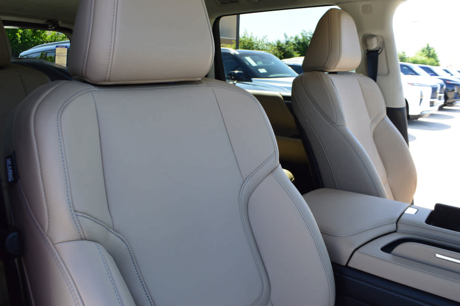 2025 Infiniti QX80 Pure photo 9
