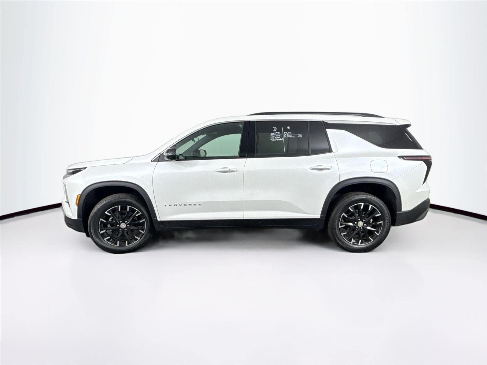 2025 Chevrolet Traverse photo 9