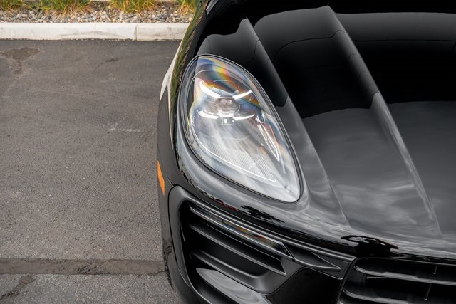 2025 Porsche Macan T photo 4