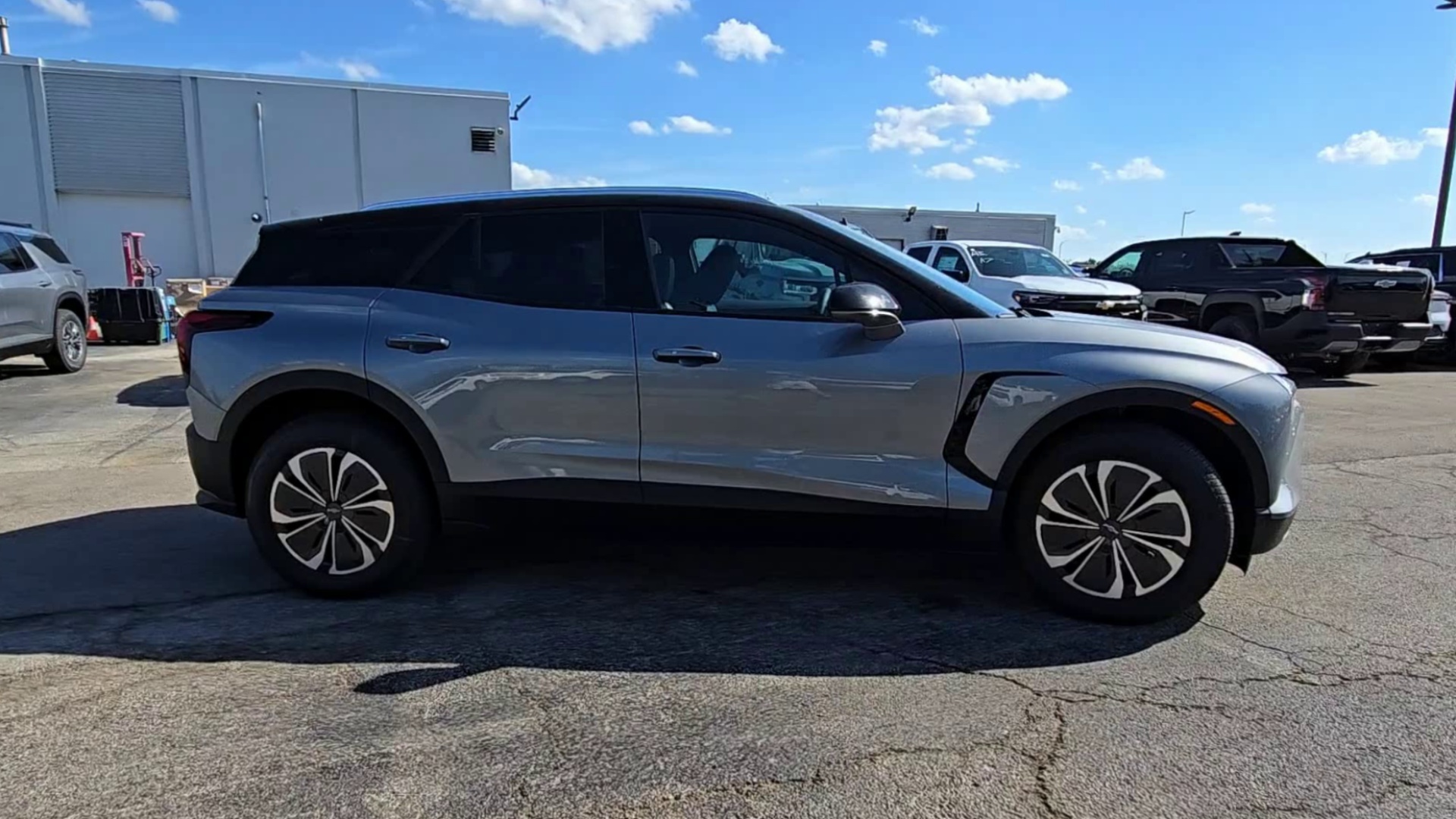 2025 Chevrolet Blazer EV photo 2