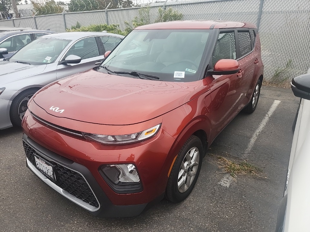 2022 Kia Soul LX photo 3