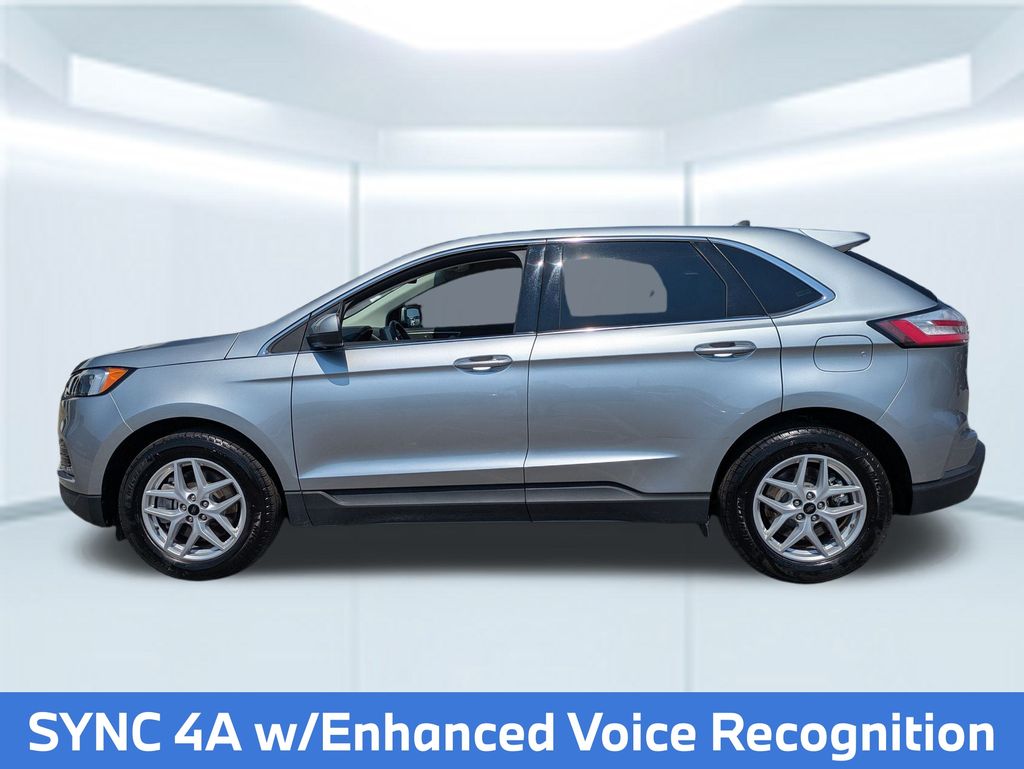 2024 Ford Edge SEL photo 3