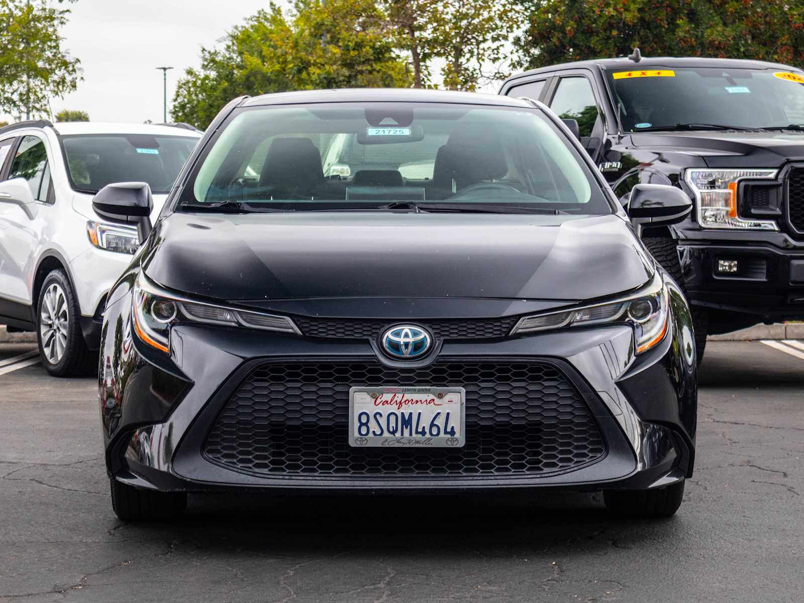 Used 2021 Toyota Corolla LE with VIN JTDEAMDE8MJ012204 for sale in Northfield, Minnesota
