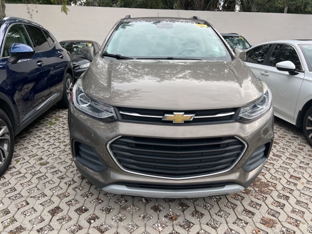 2021 Chevrolet Trax LT photo 2