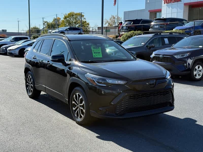 2023 Toyota Corolla Cross SE's photo