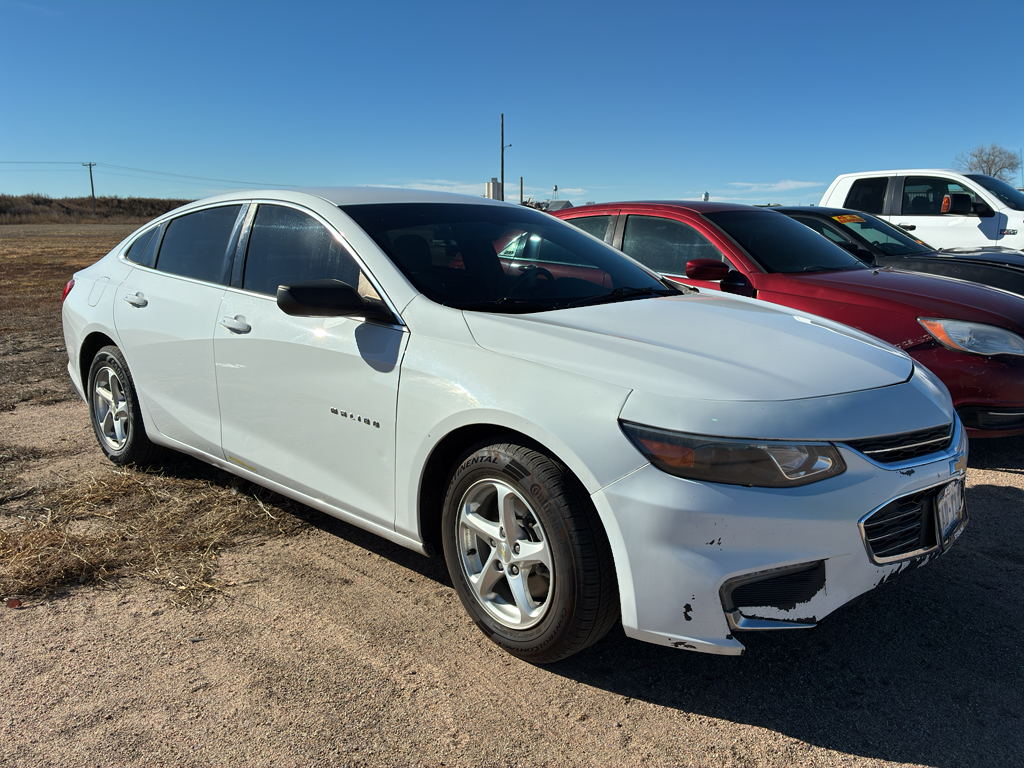 2018 Chevrolet Malibu LS photo 3