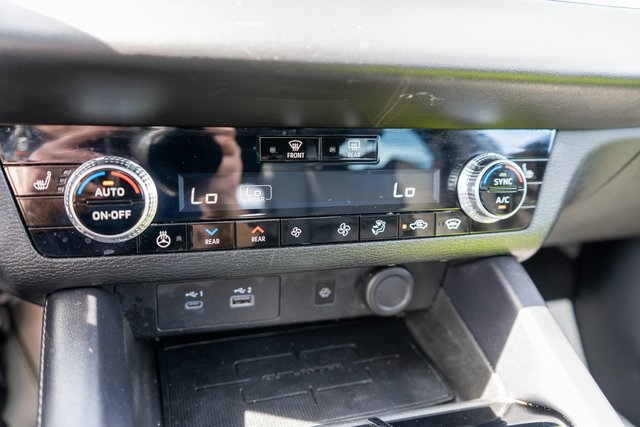 2023 Mitsubishi Outlander SEL photo 27