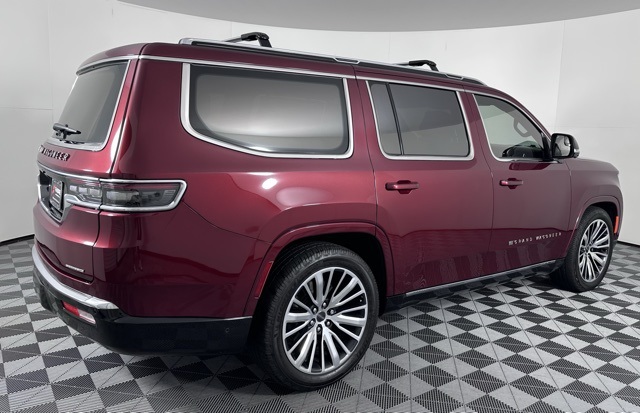 2023 Jeep Grand Wagoneer III photo 4