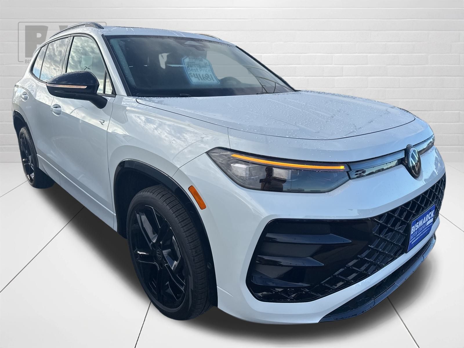 2026 Volkswagen Tiguan SE R-Line Black photo 3