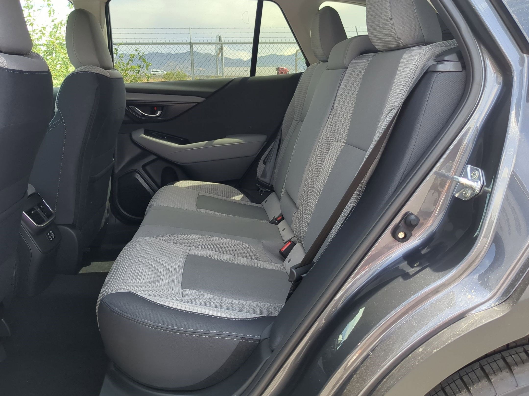 2025 Subaru Outback Premium photo 17