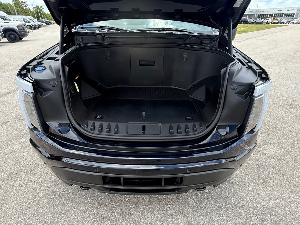 2025 Ford F-150 Lightning photo 25