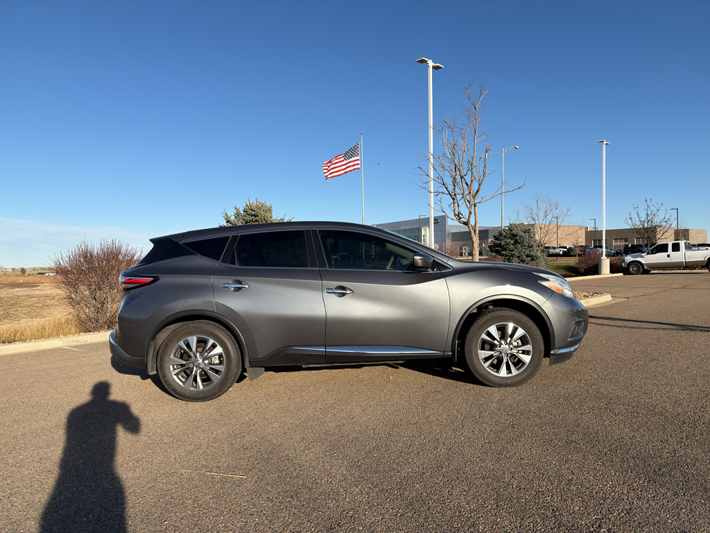 2016 Nissan Murano S photo 2