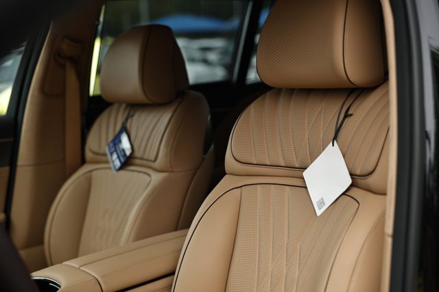 2025 Genesis G90 3.5T AWD photo 21