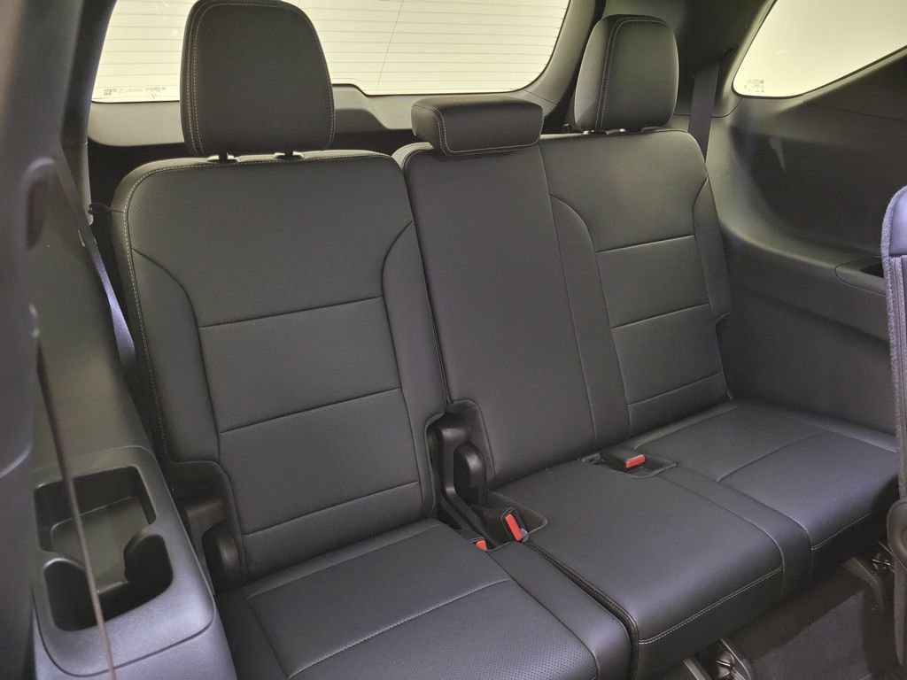 2025 Chevrolet Traverse photo 38