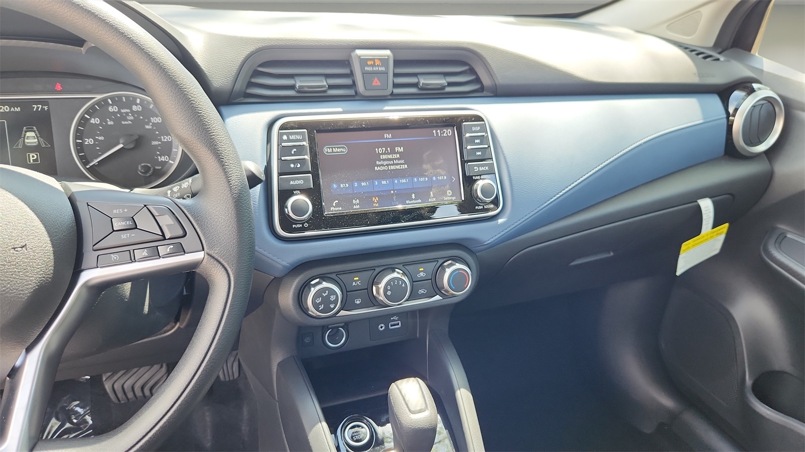 2025 Nissan Versa SV photo 14
