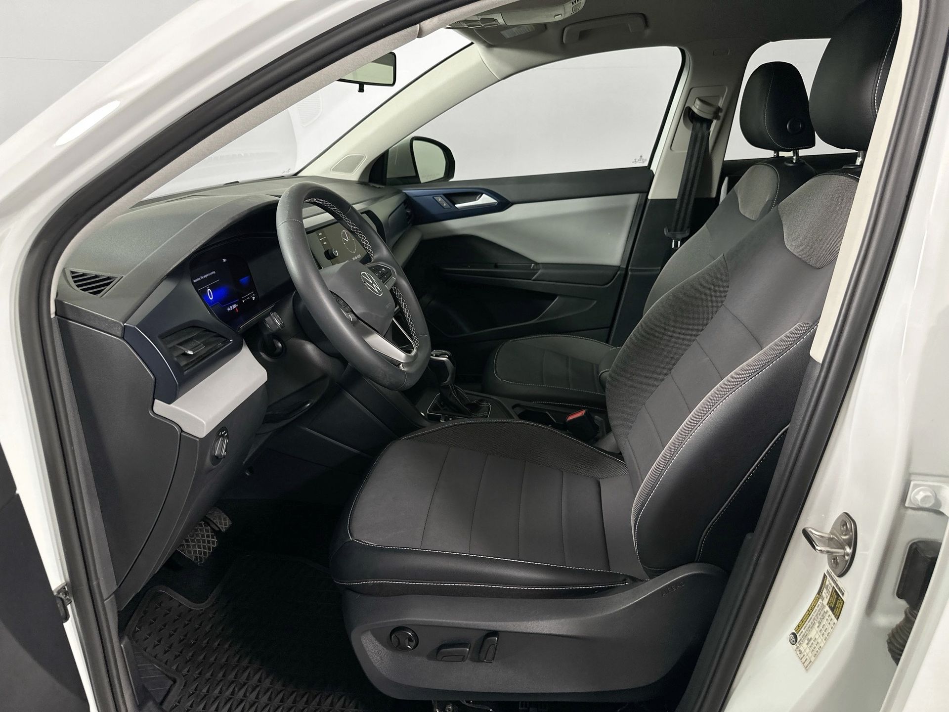 2022 Volkswagen Taos SE photo 16