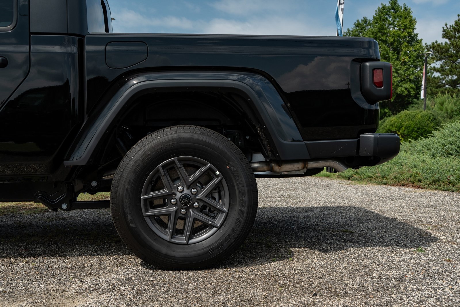 2025 Jeep Gladiator Sport photo 6