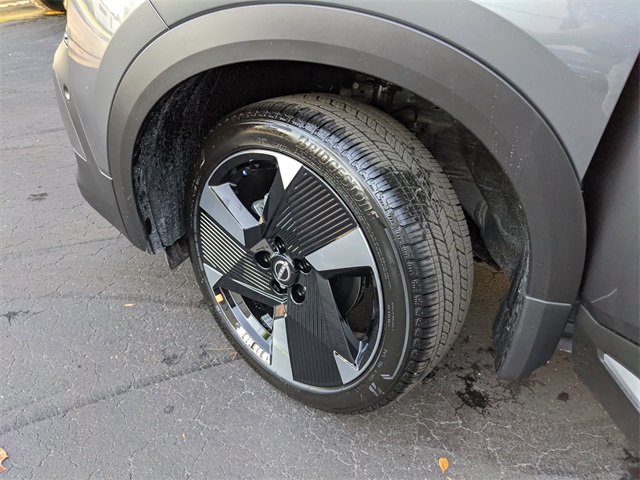 2026 Nissan Kicks SR photo 22