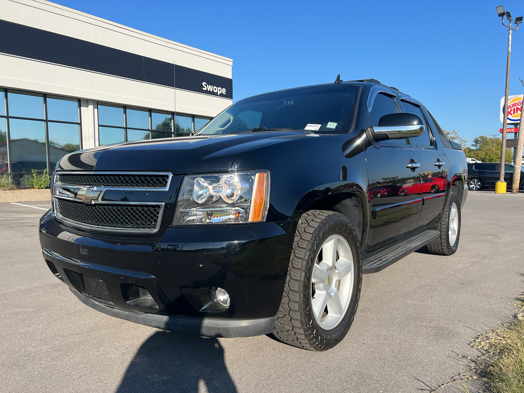2008 Chevrolet Avalanche LS photo 3