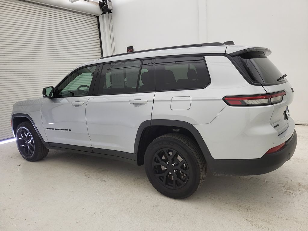 2024 Jeep Grand Cherokee Altitude photo 5
