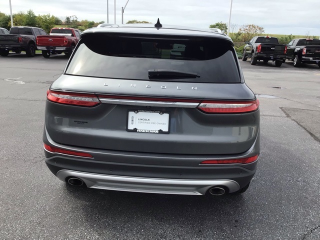 2022 Lincoln Corsair Standard photo 4