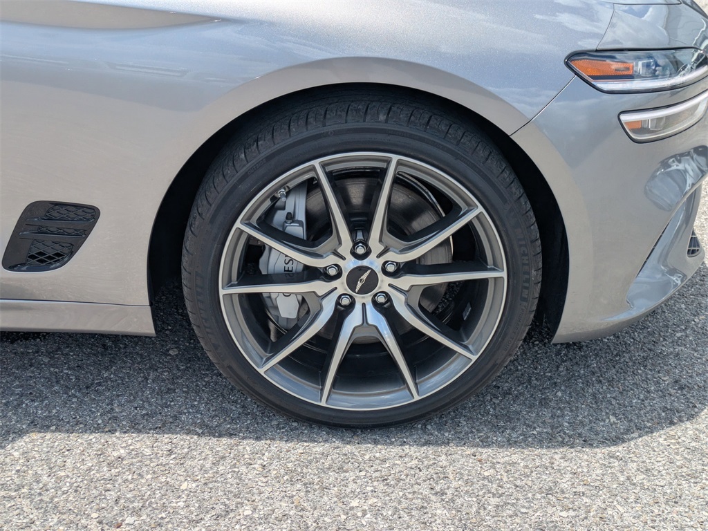 2025 Genesis G70 2.5T photo 11