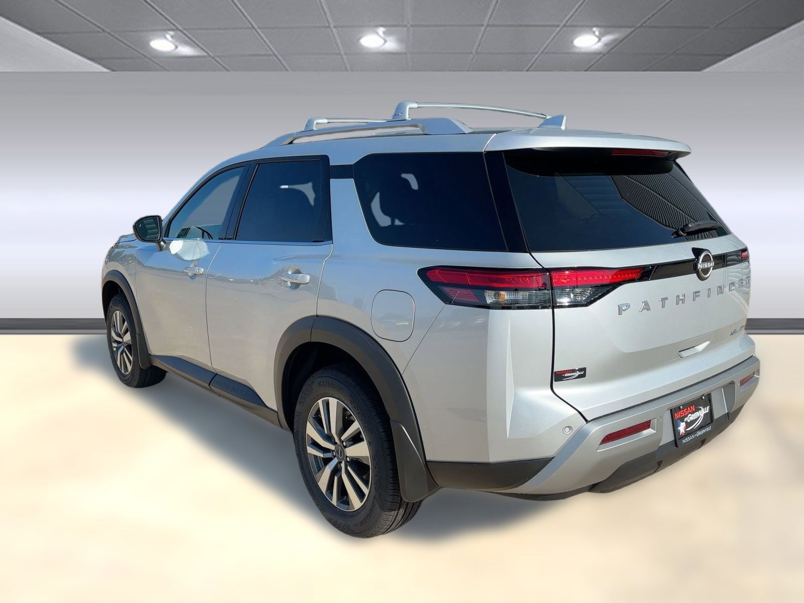 2025 Nissan Pathfinder SL photo 3