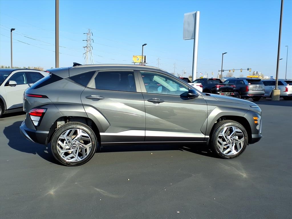 2026 Hyundai Kona SEL photo 2