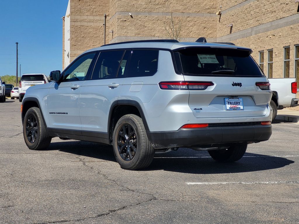 2024 Jeep Grand Cherokee Altitude photo 2