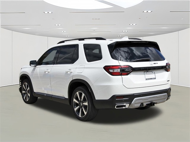 2025 Honda Pilot Touring photo 5