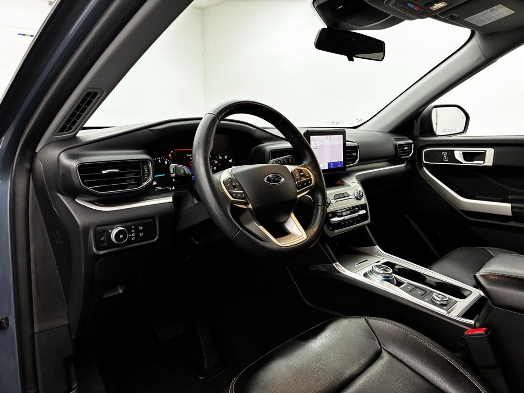 2021 Ford Explorer XLT photo 19
