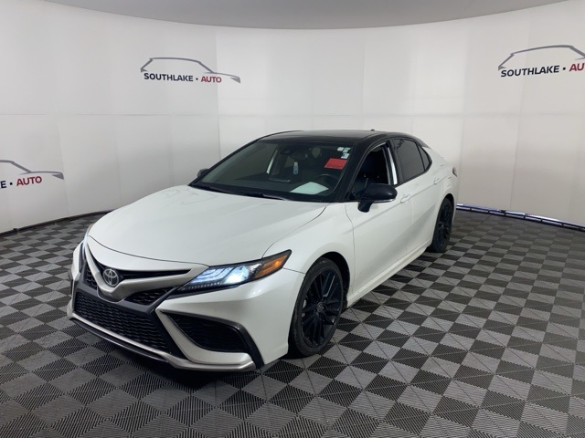 2022 Toyota Camry XSE photo 3