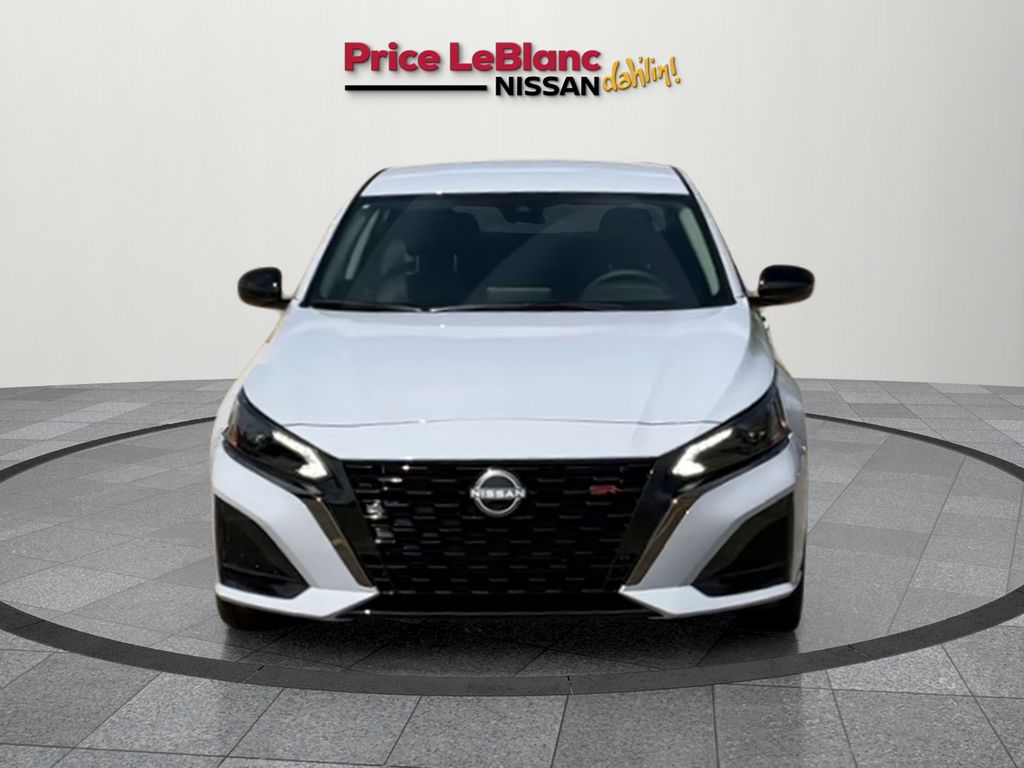2025 Nissan Altima 2.5 SR photo 2