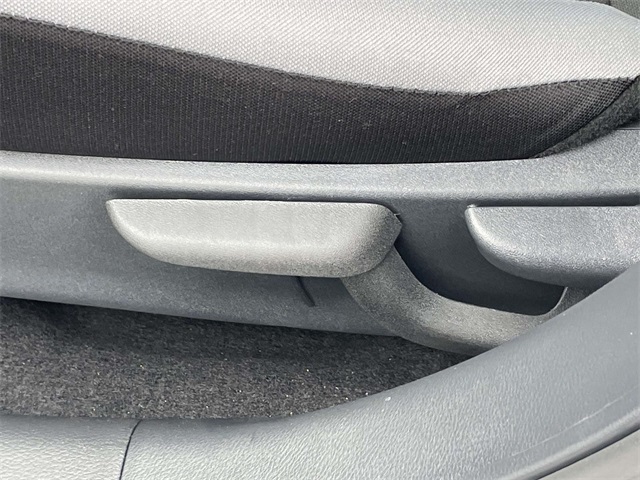 2025 Nissan Versa 1.6 S photo 12