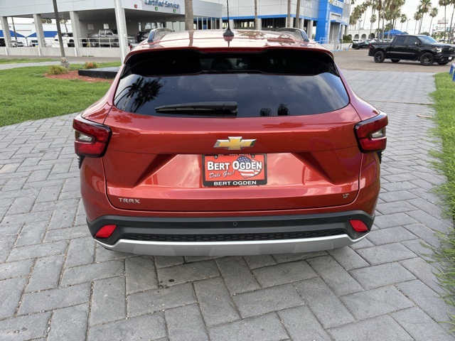 2024 Chevrolet Trax LT photo 6