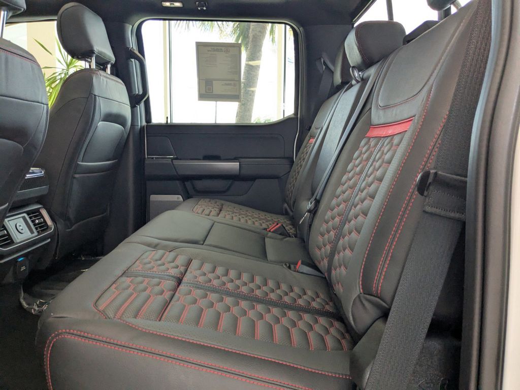 2025 Ford F-150 Lariat photo 12