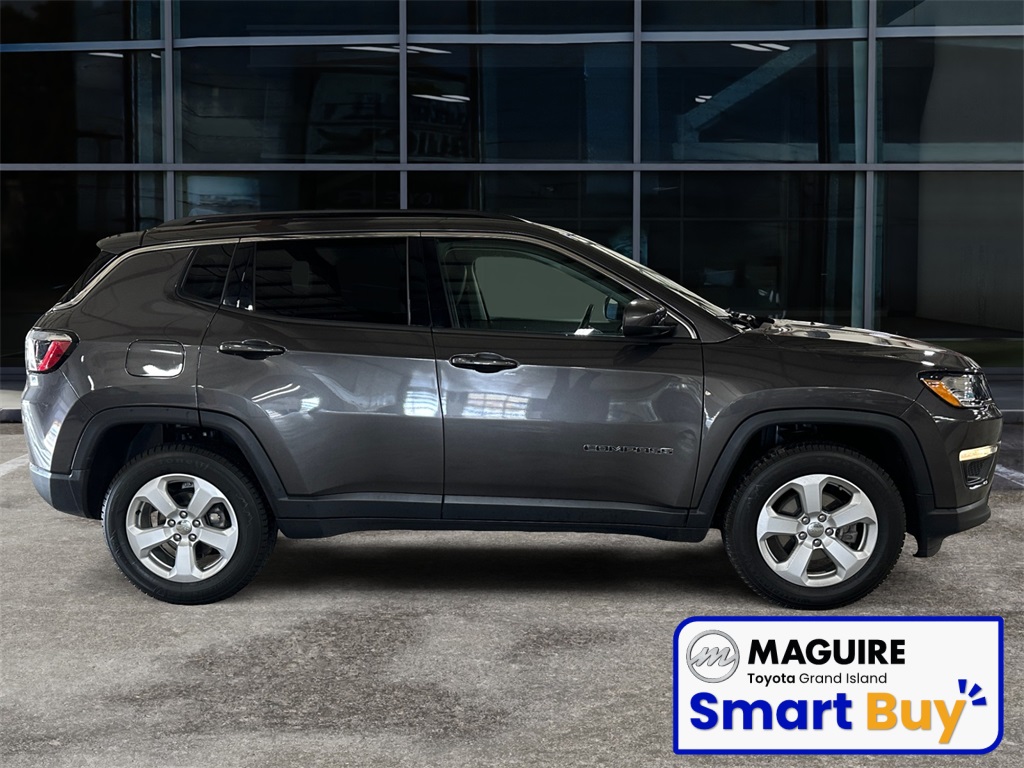 2020 Jeep Compass Latitude photo 2
