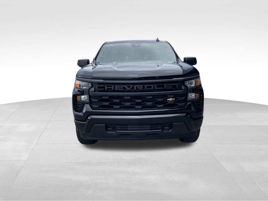 2025 Chevrolet Silverado 1500 Custom photo 3