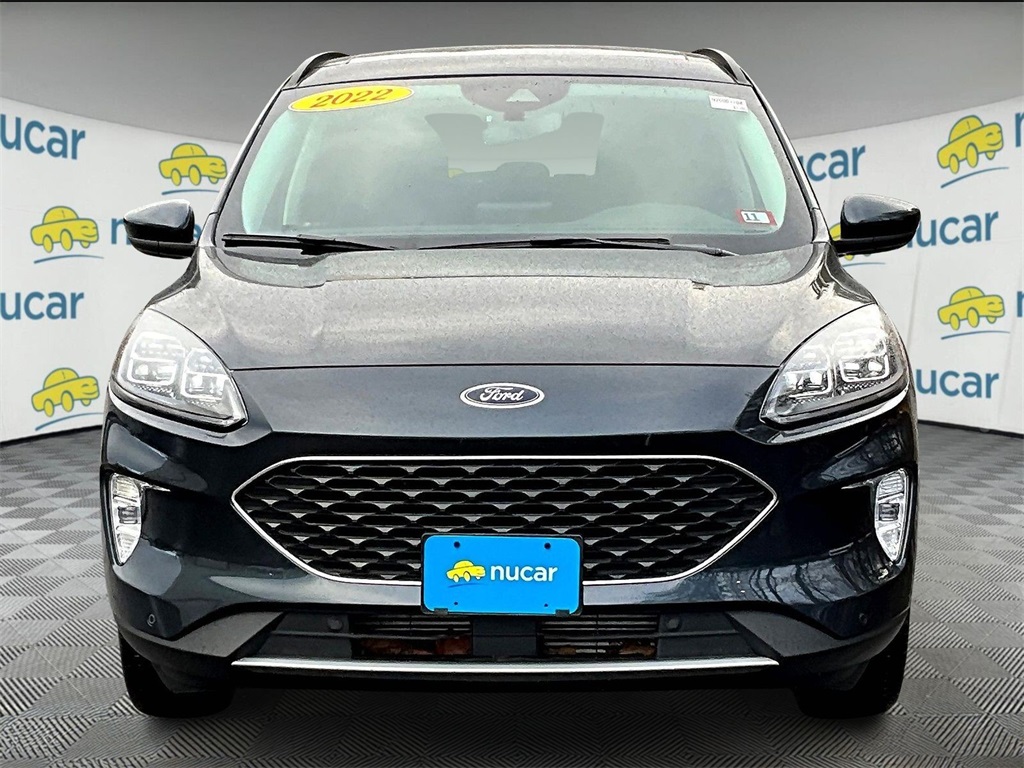 2022 Ford Escape Titanium photo 2