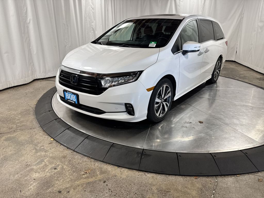2023 Honda Odyssey Touring's photo
