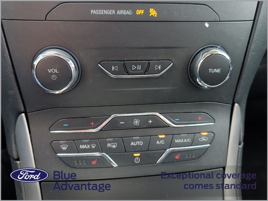 2020 Ford Edge SEL photo 8