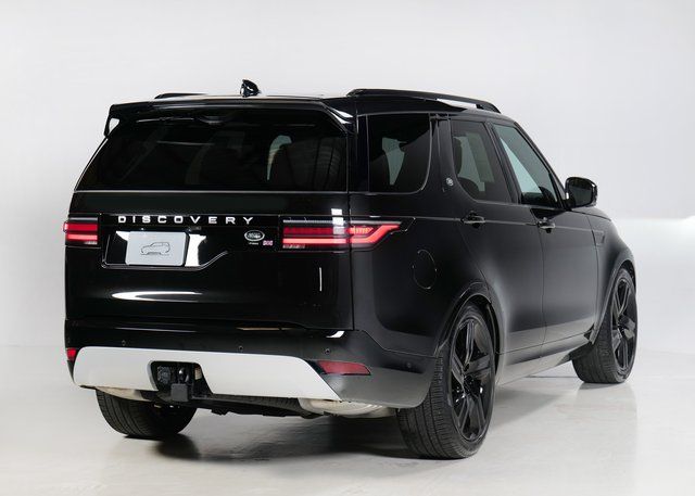 2023 Land Rover Discovery Metropolitan Edition photo 2