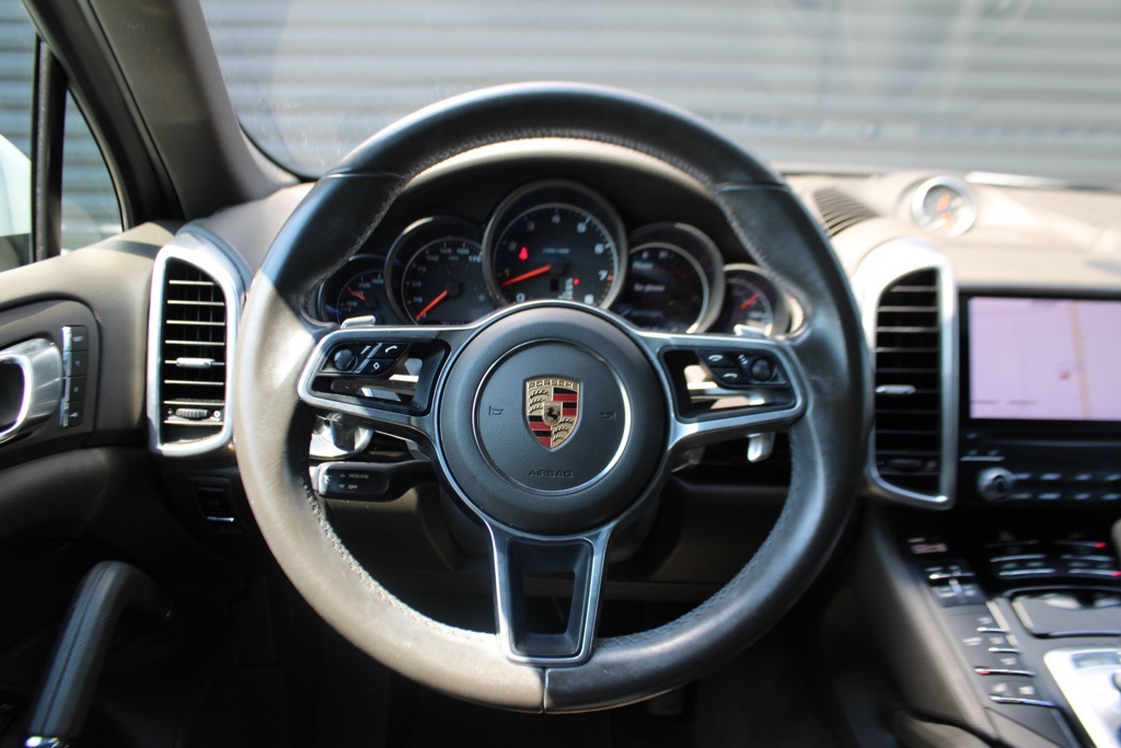 2017 Porsche Cayenne Platinum Edition photo 19