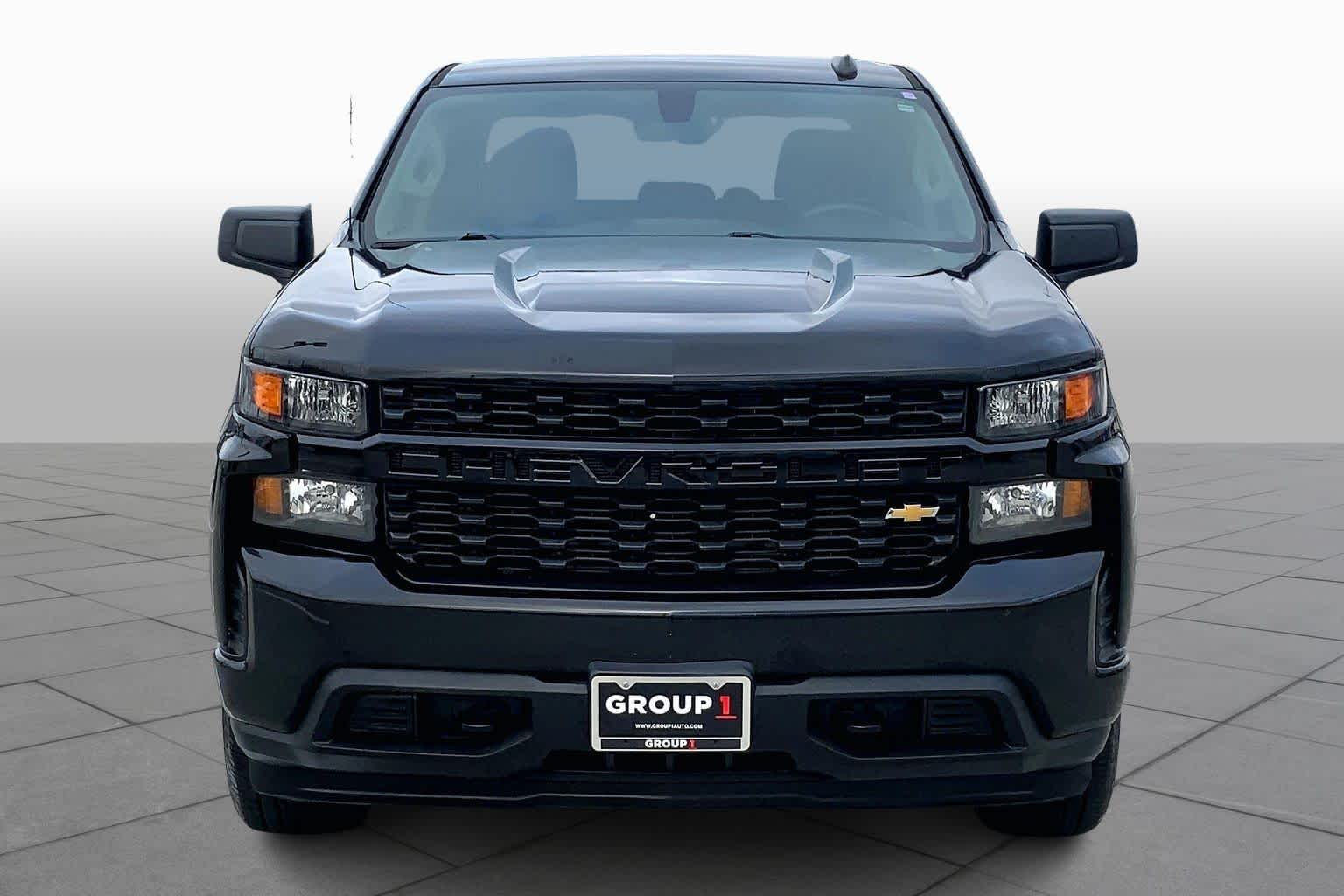 2021 Chevrolet Silverado 1500 Custom photo 2